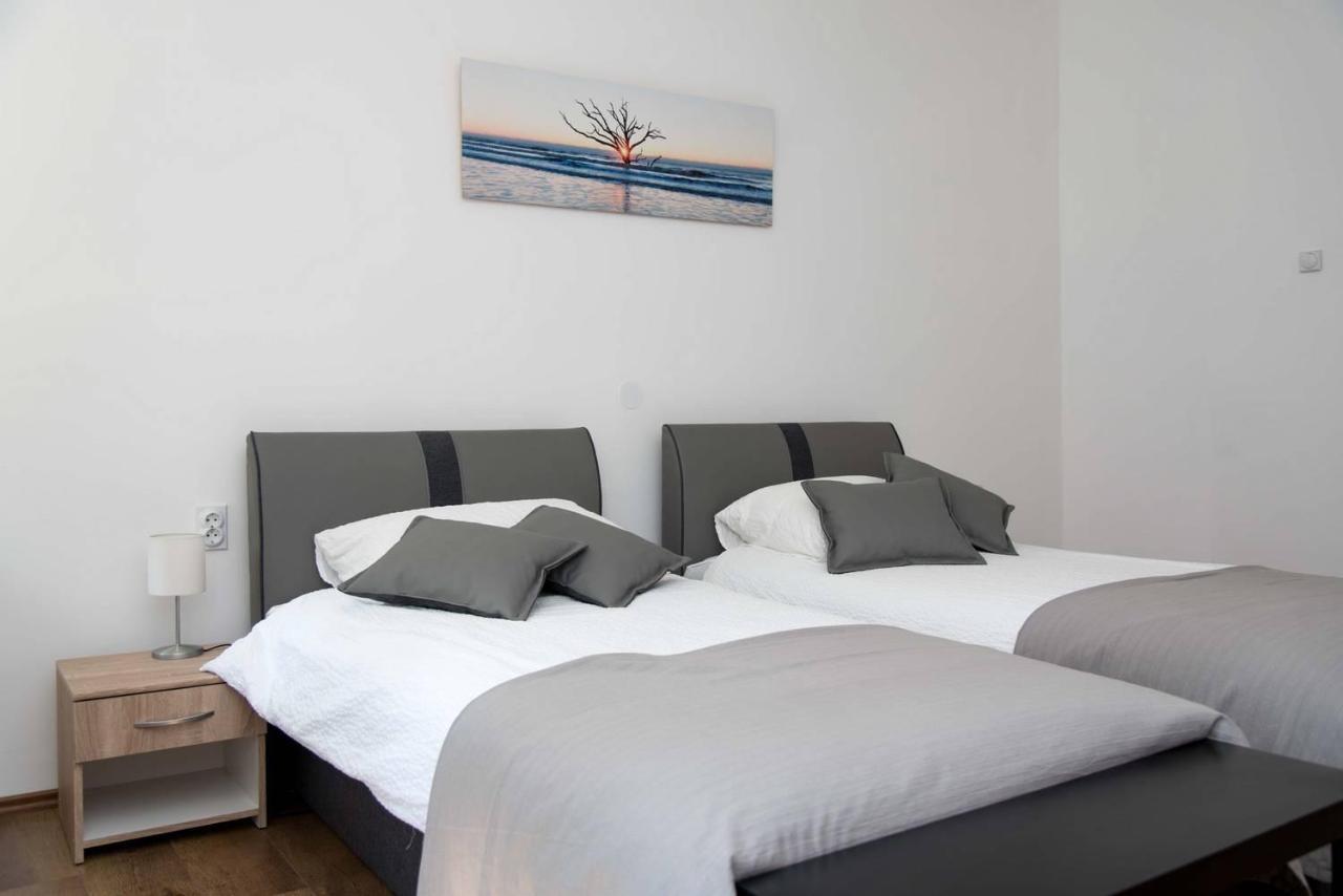 Apartman Park Apartment Дарувар Екстериор снимка